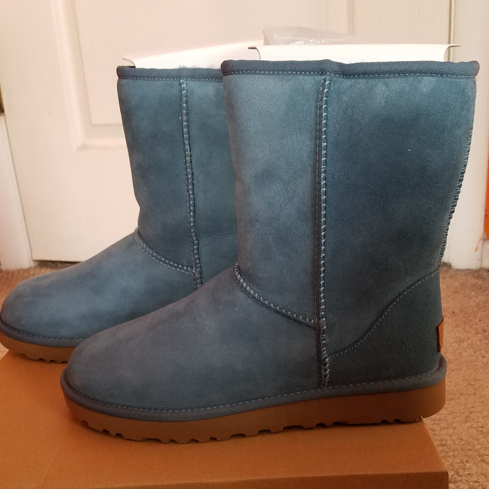 ❌SOLD❌UGG Classic  Short II Boot Cascade Blue Sz 8